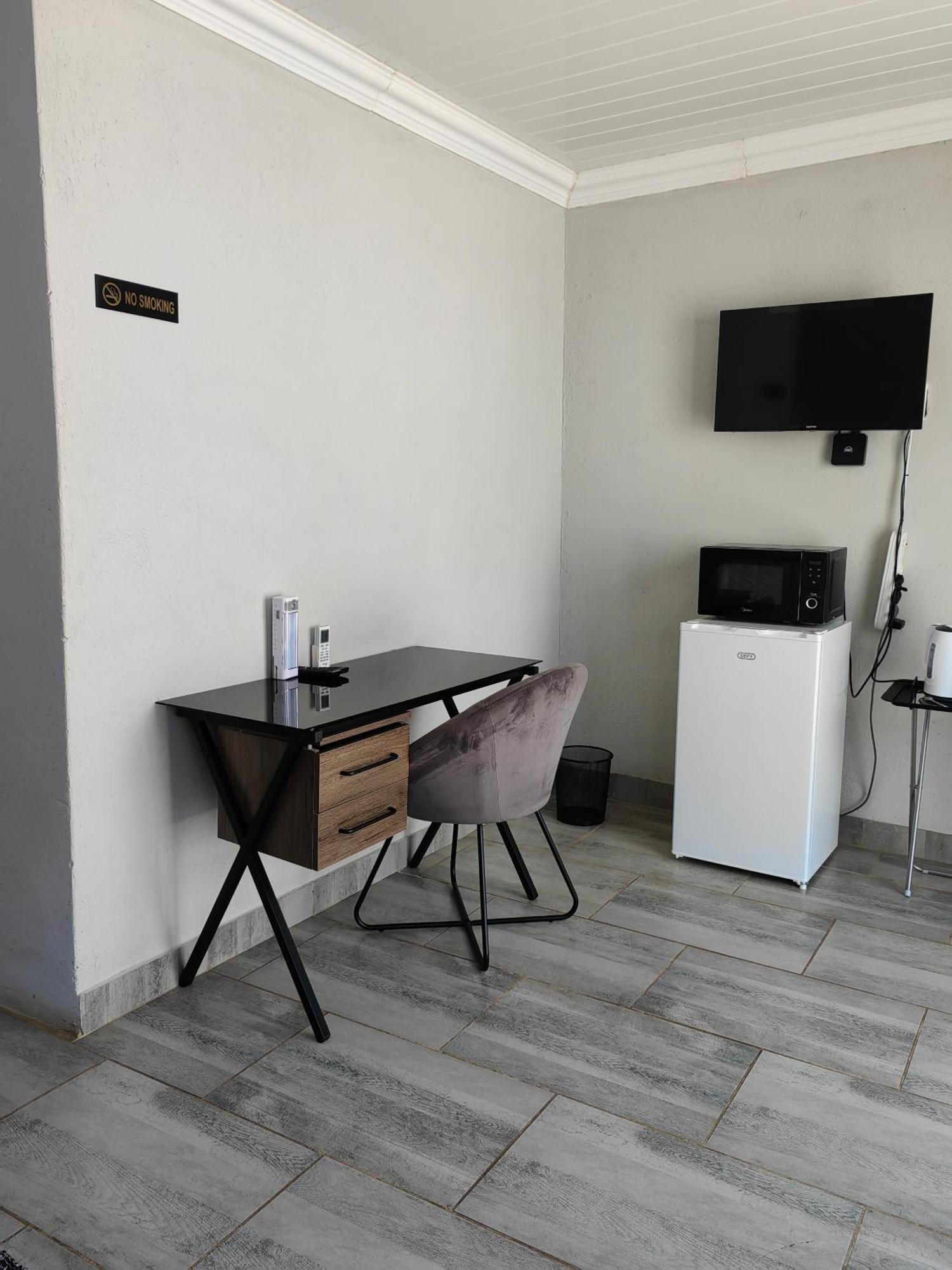 Back Of The Moon Guesthouse Kuruman Exterior foto